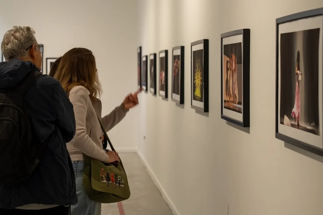 “Dansın Fotoğrafı, Fotoğrafın Dansı” Sergisi Taksim Sanat'ta