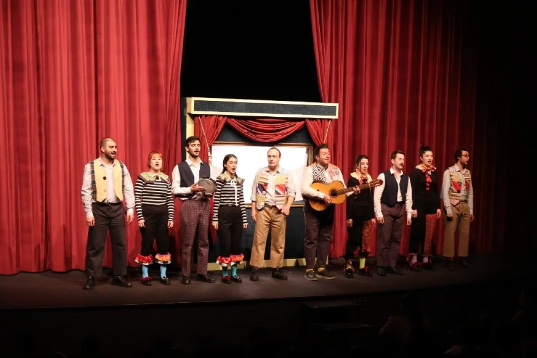 Erzurum’da Çocuklar Sanatla Buluştu: “Sahneye Renk Geldi” Projesi