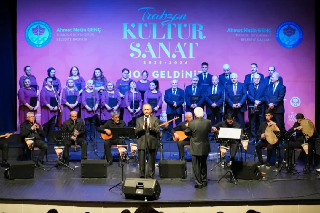 Trabzon'da Türk Halk Müziği Konseri Büyük ilgi Gördü